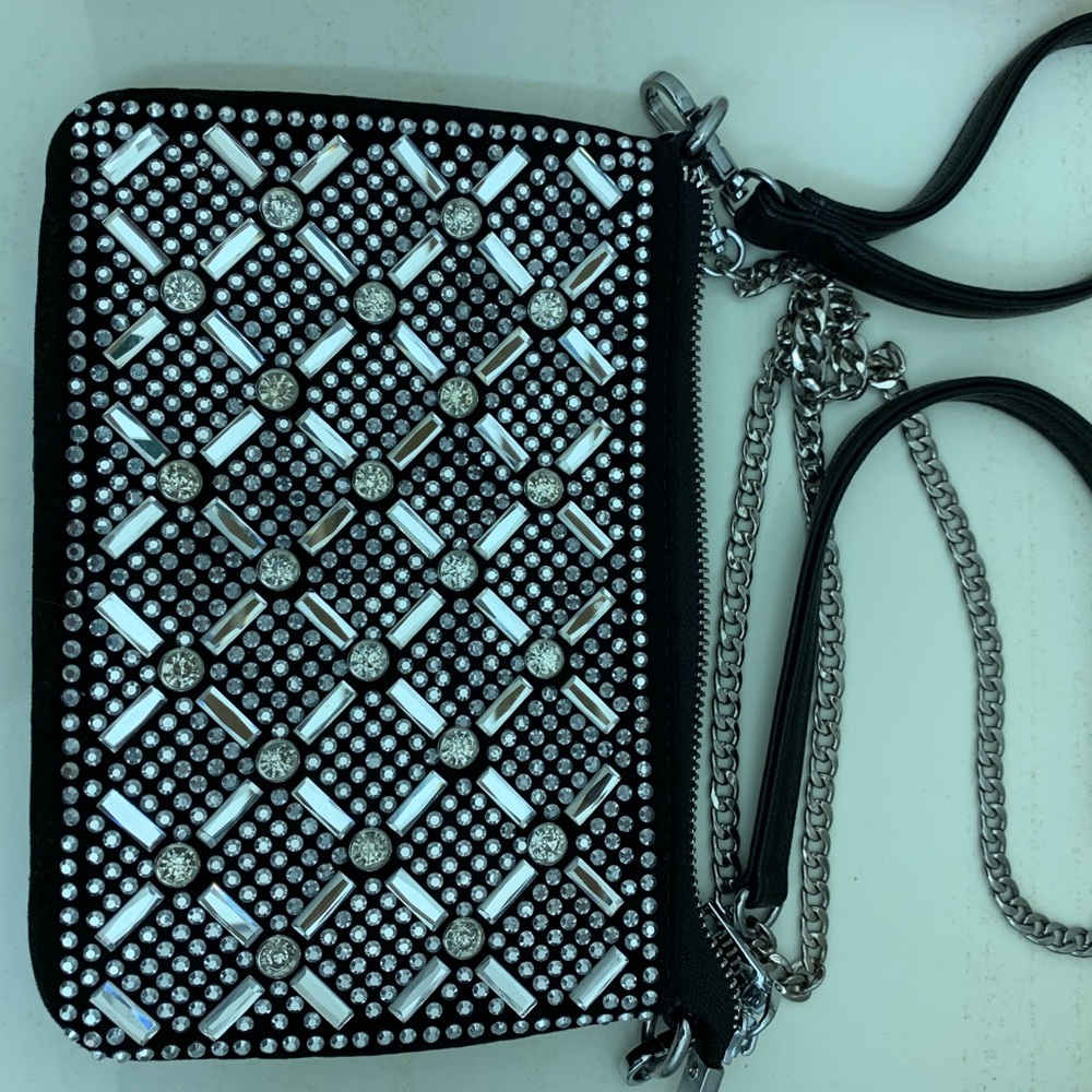 Black clutche